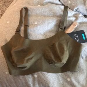 Knix 8 in 1 Evolution Bra Size 6 (32DD and 34DD)